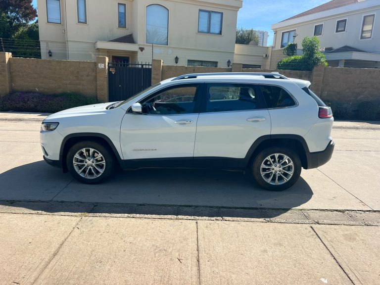 Jeep Cherokee — foto 6 de 17