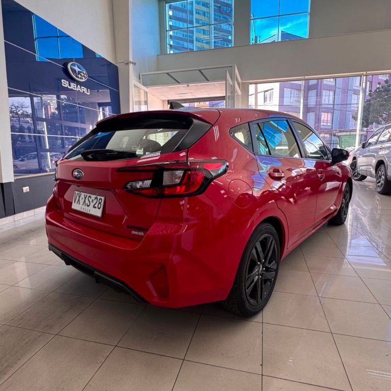 Subaru Impreza — foto 9 de 19