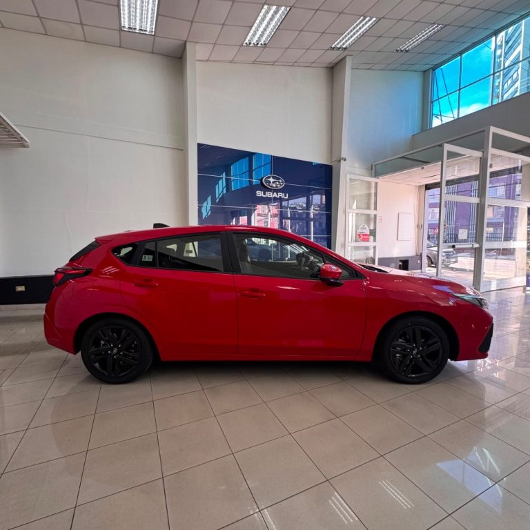 Subaru Impreza — foto 7 de 19