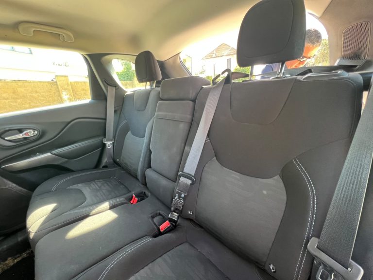 Jeep Cherokee — foto 7 de 17