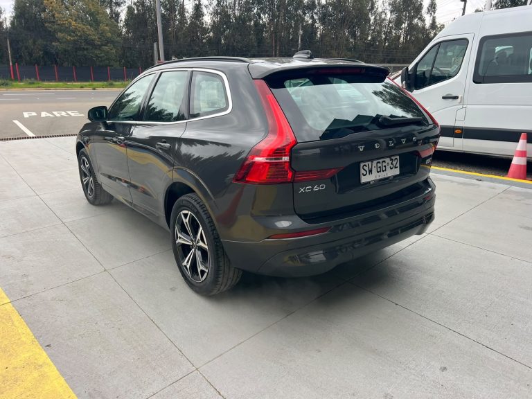 Volvo Xc60 B5 — foto 7 de 21
