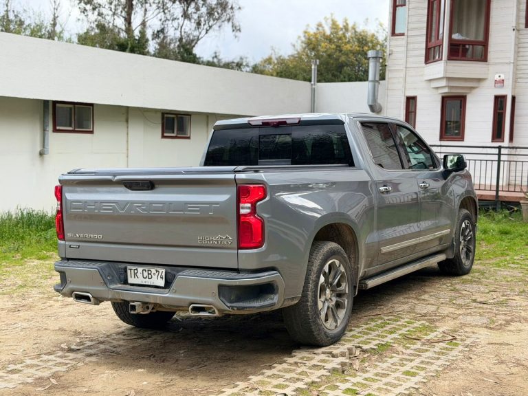 Chevrolet Silverado — foto 8 de 17