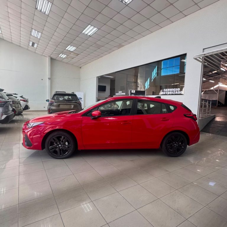 Subaru Impreza — foto 8 de 19