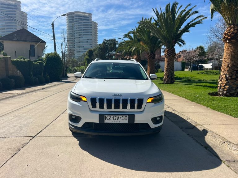 Jeep Cherokee — foto 3 de 17