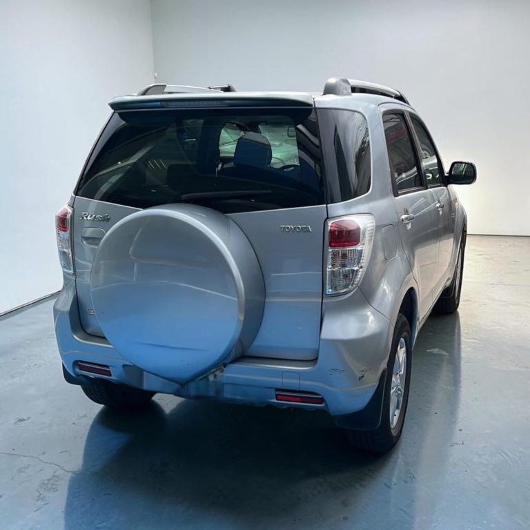 Toyota Rush — foto 5 de 19