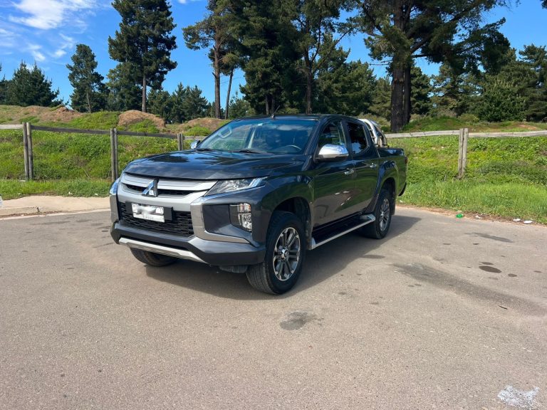 Mitsubishi L200 Dakar — foto 4 de 21