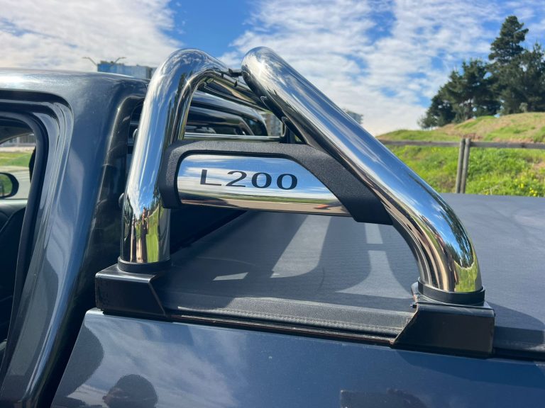 Mitsubishi L200 Dakar — foto 9 de 21