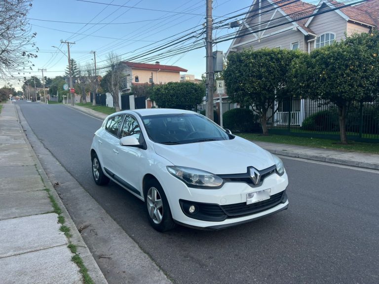 Renault Megane Iii — foto 2 de 17