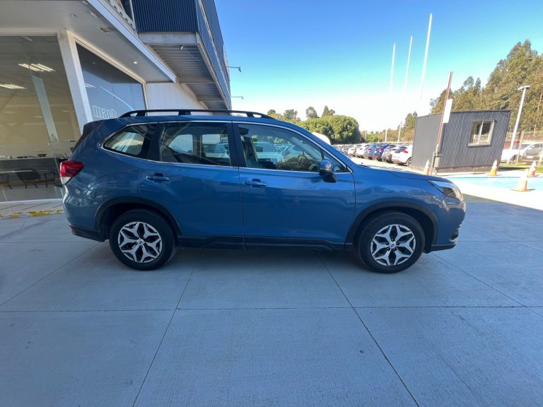 Subaru Forester — foto 8 de 21
