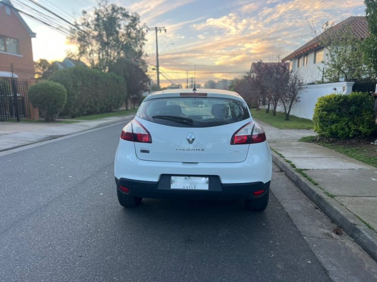 Renault Megane Iii — foto 7 de 17
