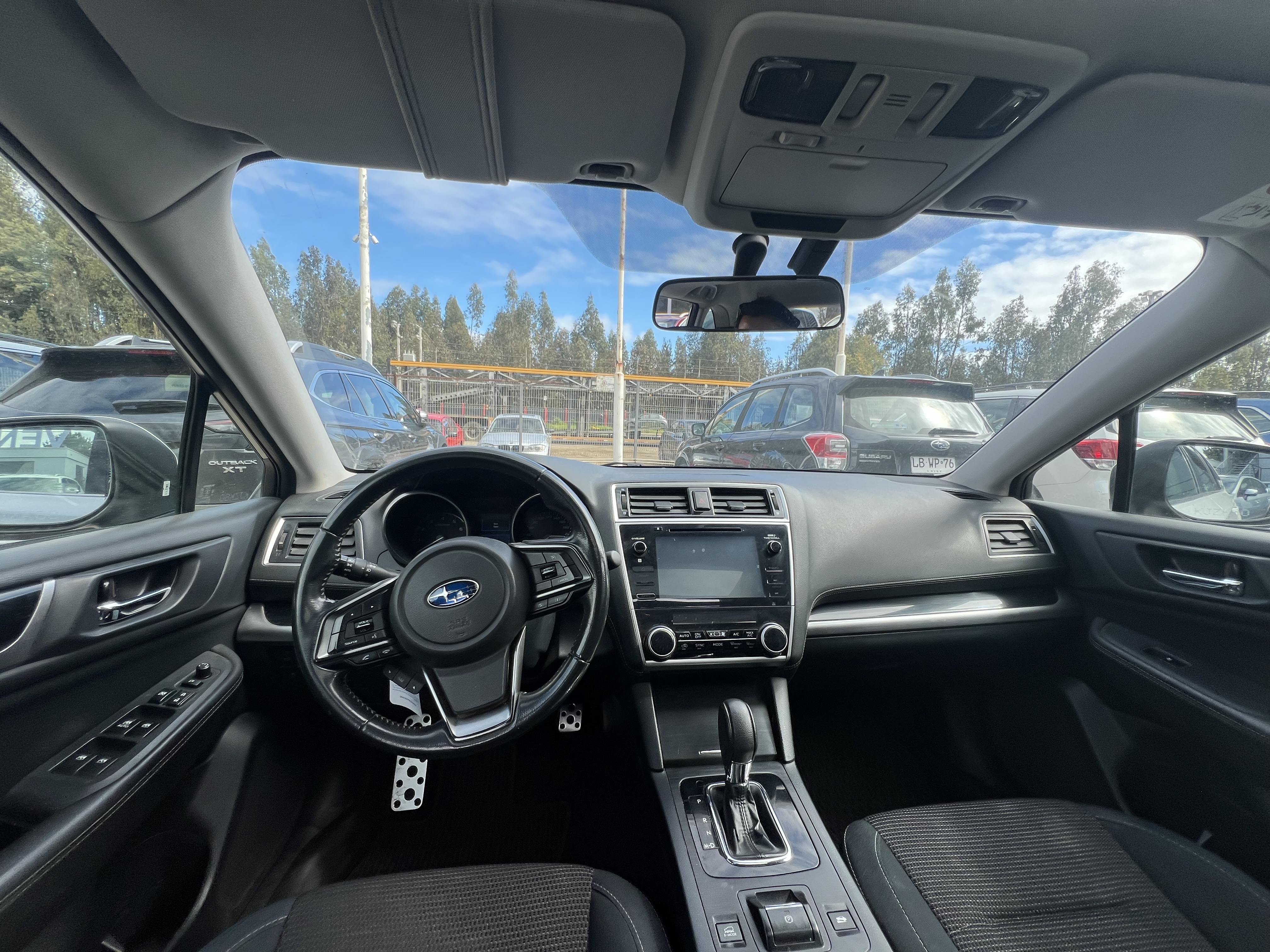 Subaru Outback — foto 10 de 21