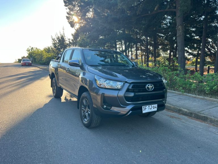 Toyota Hilux — foto 2 de 17