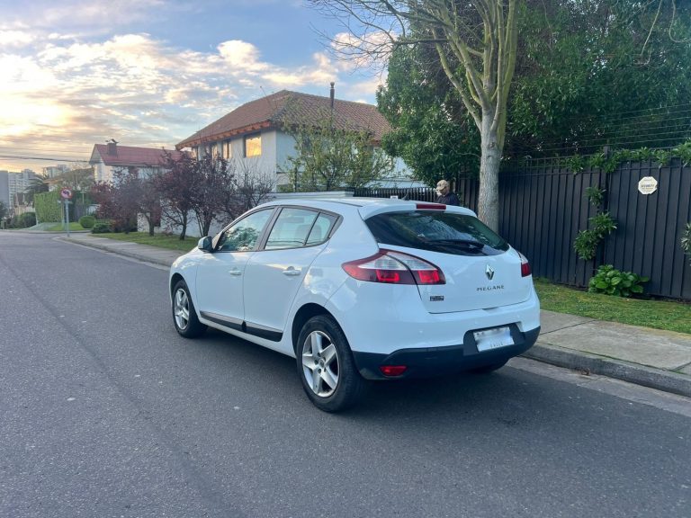 Renault Megane Iii — foto 5 de 17