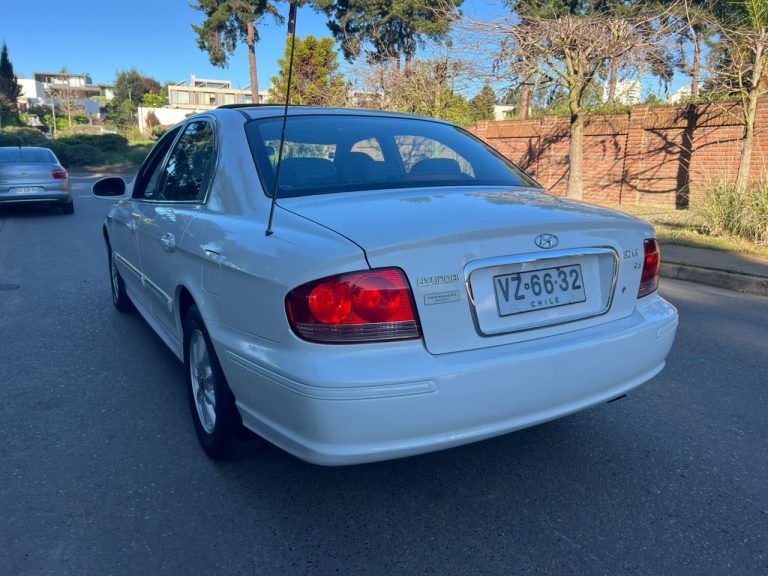 Hyundai Sonata — foto 5 de 21