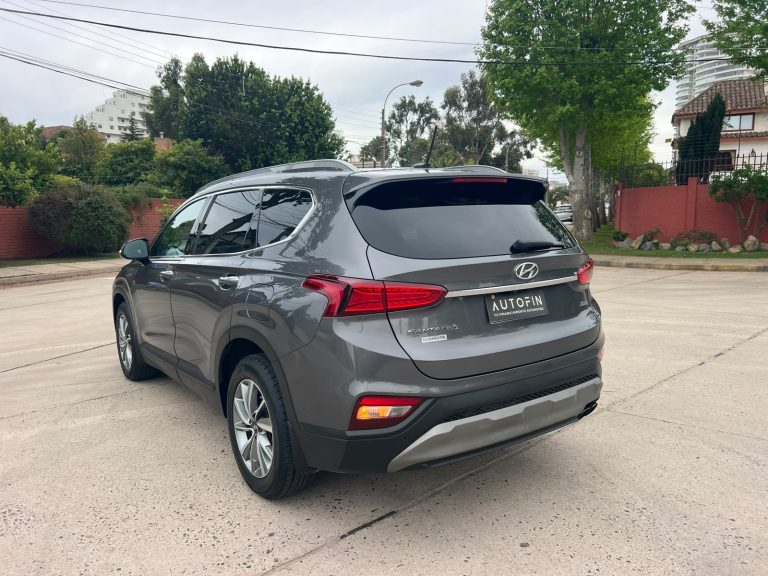 Hyundai Santa Fe — foto 6 de 21